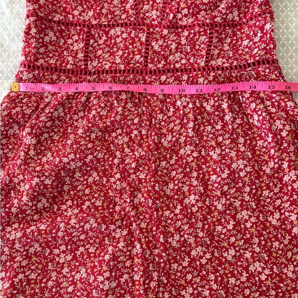 Medium American Eagle Red Floral Romper - Picture 11 of 12